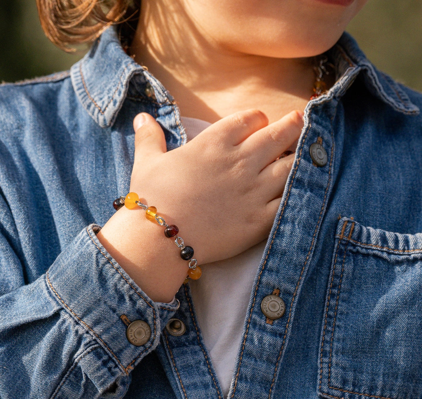 CHILD'S AMBER AND SILVER NUGGETS BRACELET