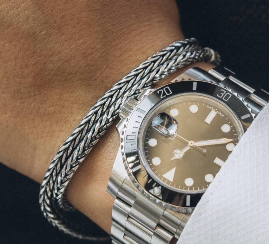 ICONIC MEN'S BRACELET IN BURNISHED SILVER TWO LOOP