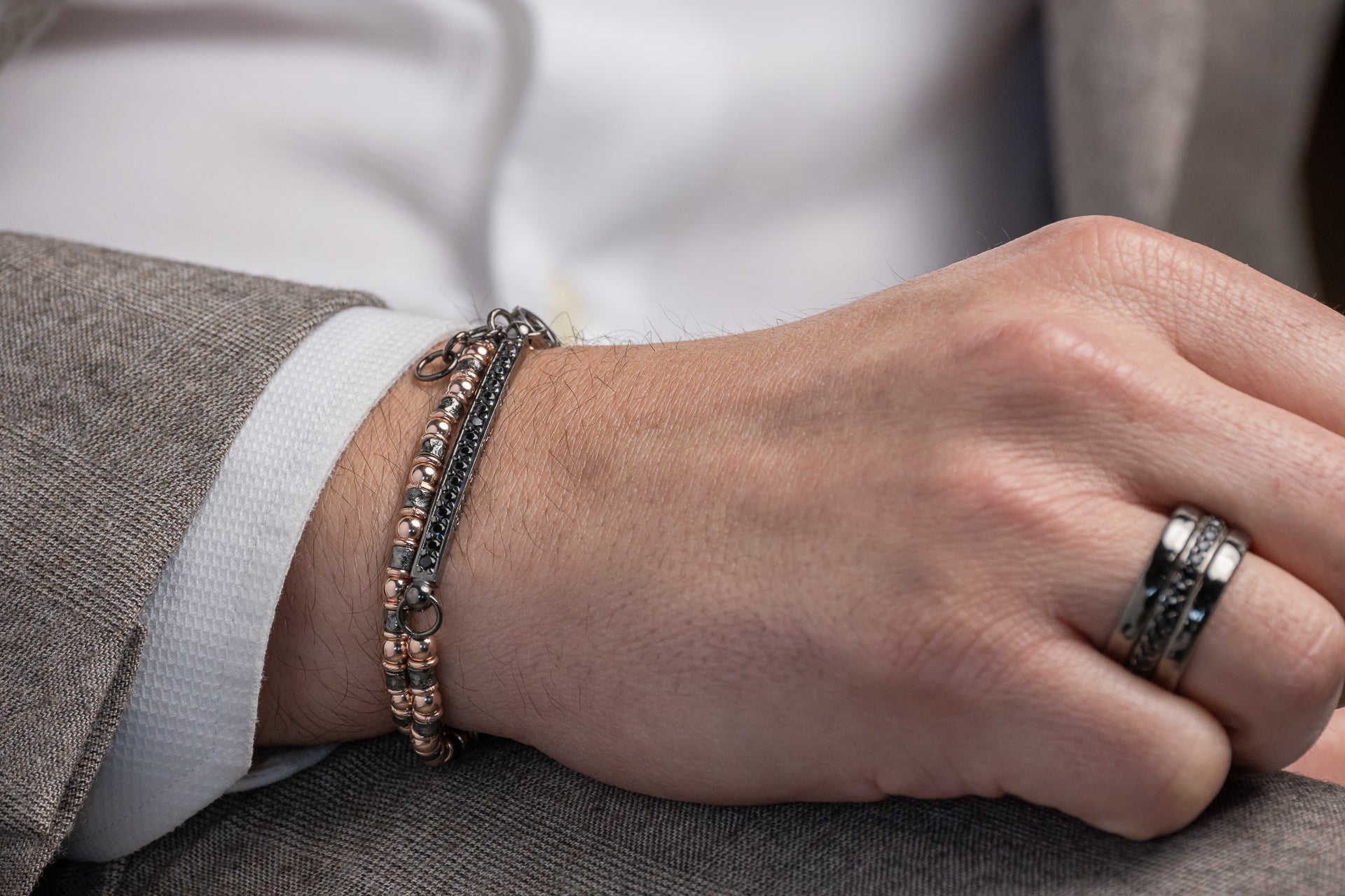 Cue men's bracelet with silver nuggets and 2 pink silver nuggets