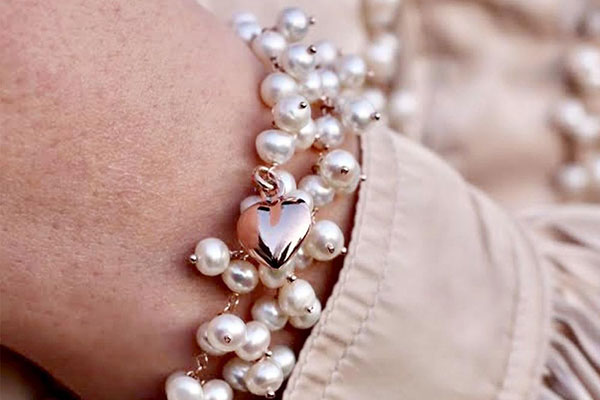 Gioielli in perle barocche sono il trend moda inverno 2022 by Maria Cristina Sterling